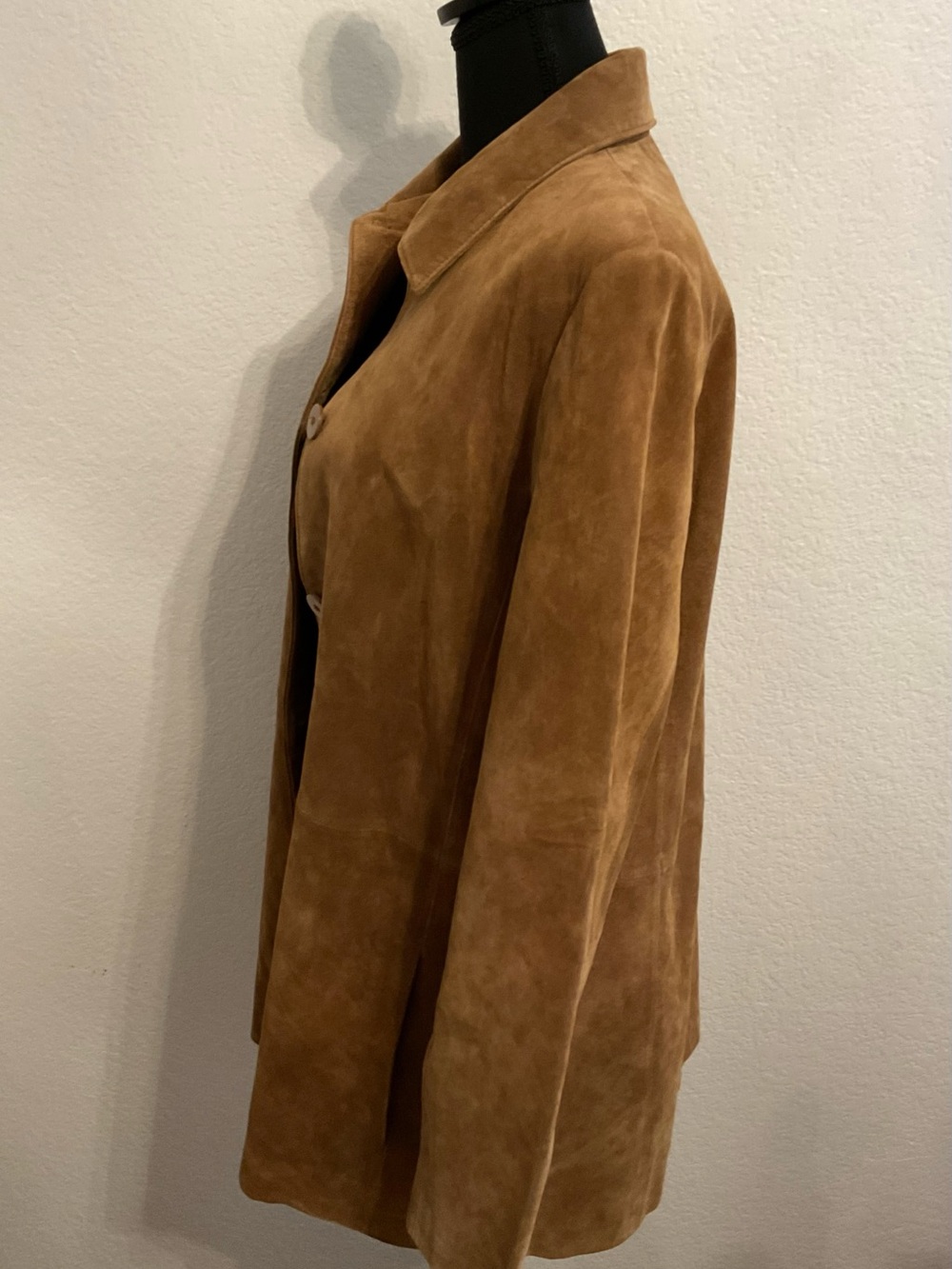 Bernardo Suede Button-Front Jacket in Camel Brown - Picture 2 of 9